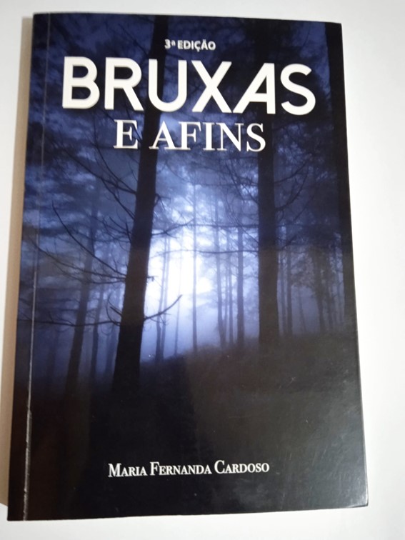 Capa de Bruxas e Afins